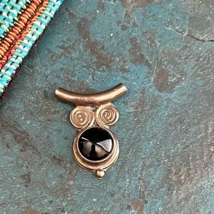 Vintage Native American Sterling Silver Onyx Pendant